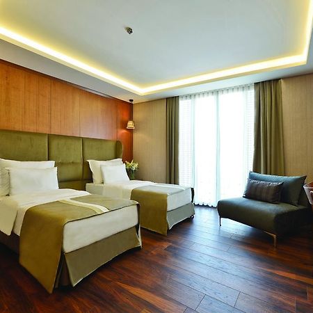 Blueway Hotel City Istanbul Bagian luar foto