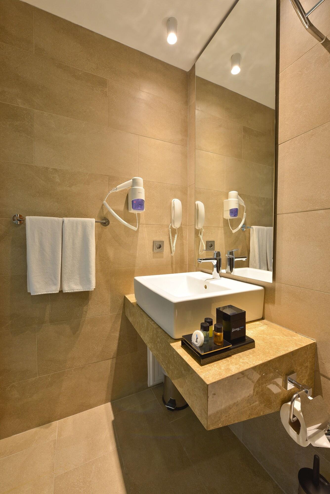 Blueway Hotel City Istanbul Bagian luar foto