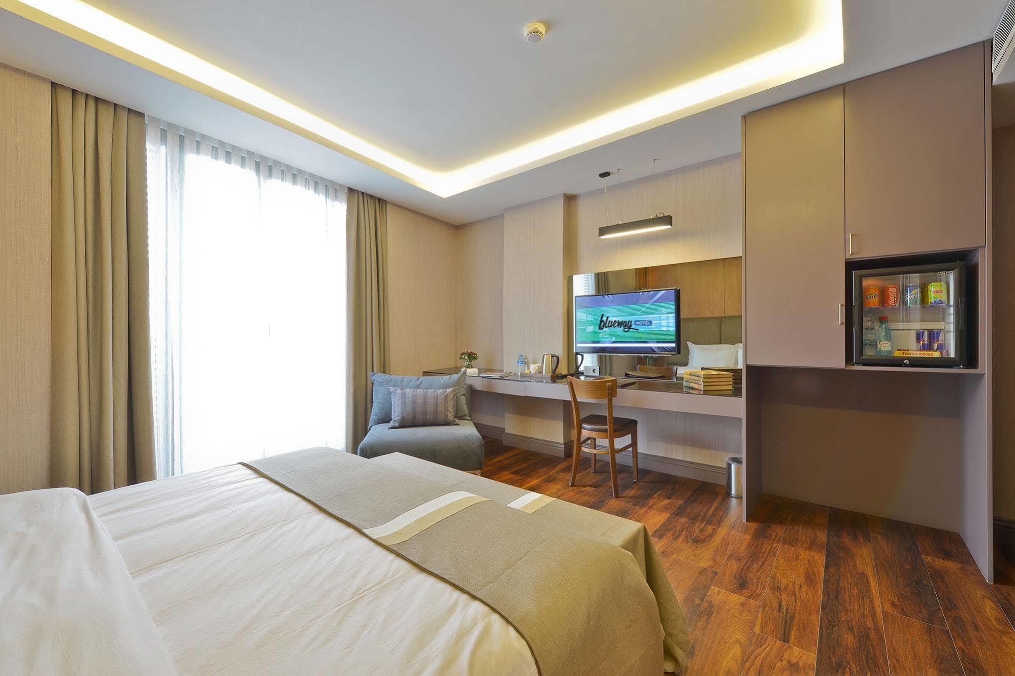 Blueway Hotel City Istanbul Bagian luar foto